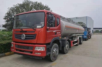 錫宇牌8X2東風(fēng)T5空氣懸掛運(yùn)油車(chē)圖片 錫宇牌8X2東風(fēng)T5空氣懸掛運(yùn)油車(chē)圖片
