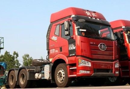 庫存解放J6P雙驅(qū)牽引車 庫存解放J6P雙驅(qū)牽引車