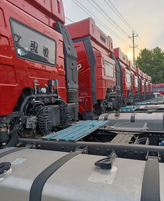 庫存解放J6P雙驅(qū)牽引車 庫存解放J6P雙驅(qū)牽引車