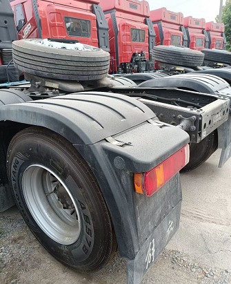 庫存解放J6P雙驅(qū)牽引車 庫存解放J6P雙驅(qū)牽引車