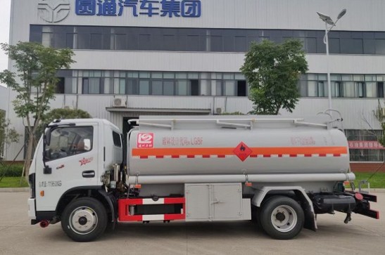 國六東風(fēng)多利卡8噸加油車/運(yùn)油車圖片 國六東風(fēng)多利卡8噸加油車/運(yùn)油車圖片