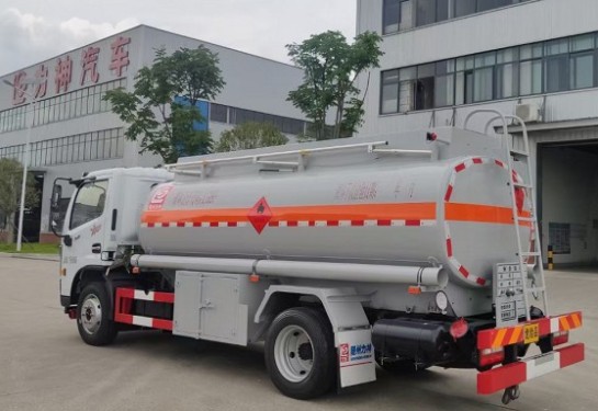 國六東風(fēng)多利卡8噸加油車/運(yùn)油車圖片 國六東風(fēng)多利卡8噸加油車/運(yùn)油車圖片