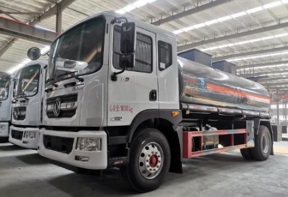 國(guó)六東風(fēng)多利卡D9腐蝕性物品罐式運(yùn)輸車(chē)圖片 國(guó)六東風(fēng)多利卡D9腐蝕性物品罐式運(yùn)輸車(chē)圖片