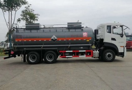 國六東風天龍后八輪腐蝕性物品罐式運輸車圖片 國六東風天龍后八輪腐蝕性物品罐式運輸車圖片