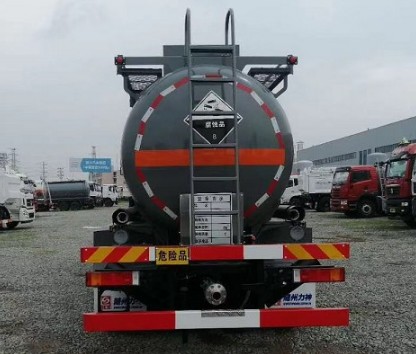 國六東風天龍后八輪腐蝕性物品罐式運輸車圖片 國六東風天龍后八輪腐蝕性物品罐式運輸車圖片