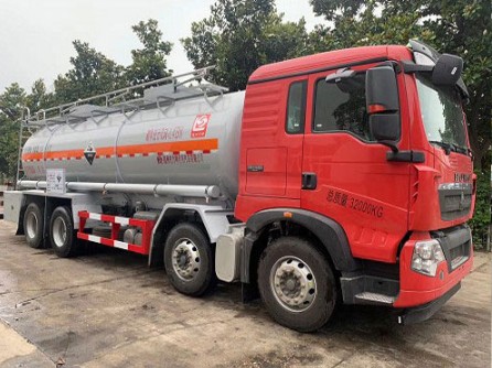 重汽豪沃SLS5322GFWZ5型腐蝕性物品罐式運(yùn)輸車(chē) 重汽豪沃SLS5322GFWZ5型腐蝕性物品罐式運(yùn)輸車(chē)