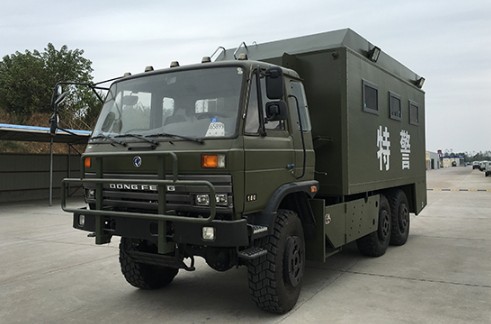 東風(fēng)野戰(zhàn)自行式炊事車 東風(fēng)野戰(zhàn)自行式炊事車